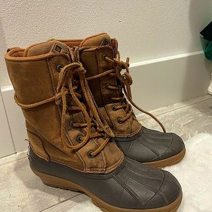Barely ever used snow or winter boots